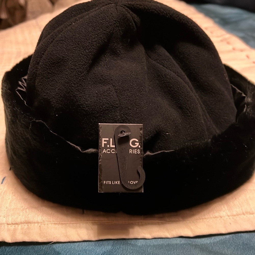 ▪️NWT▪️F.L.A.G. ACCESSORIES▪️Black satin lined beanie.